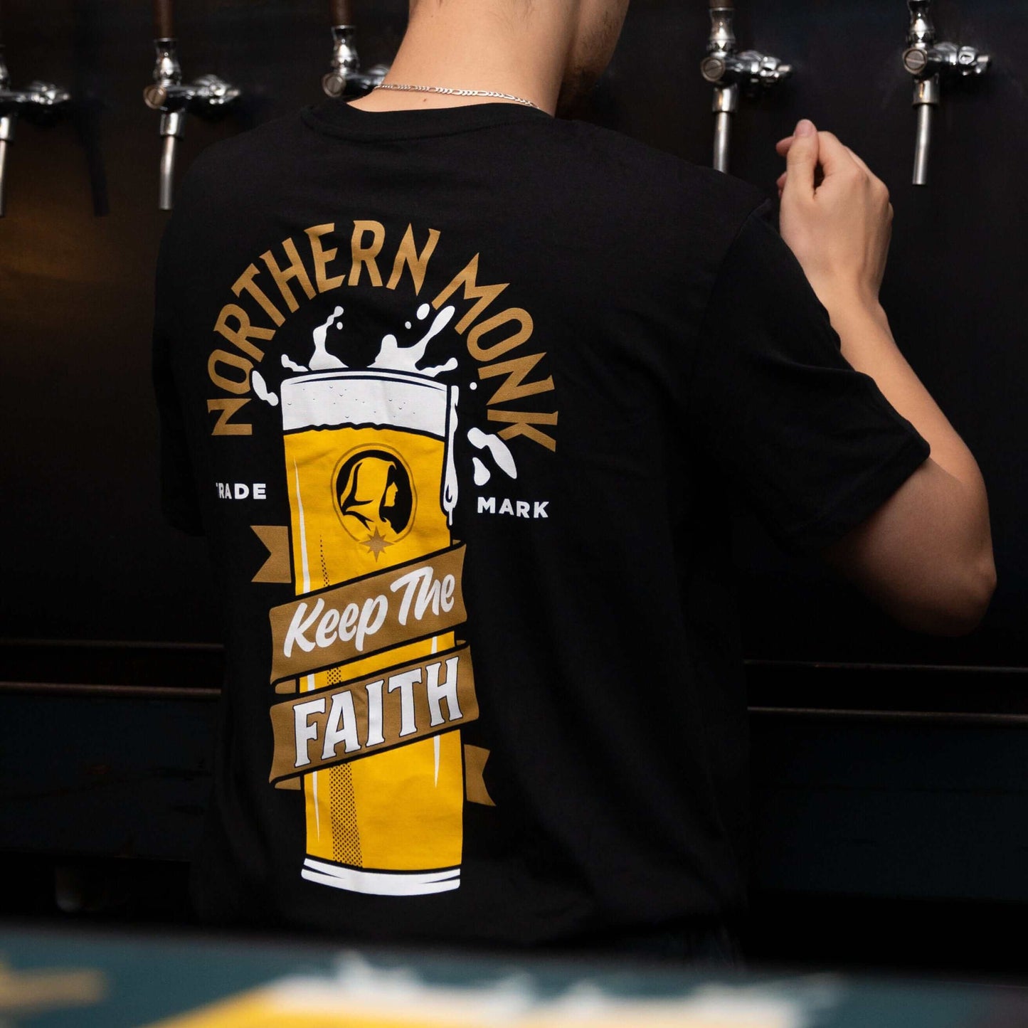 BLACK CHEERS TEE